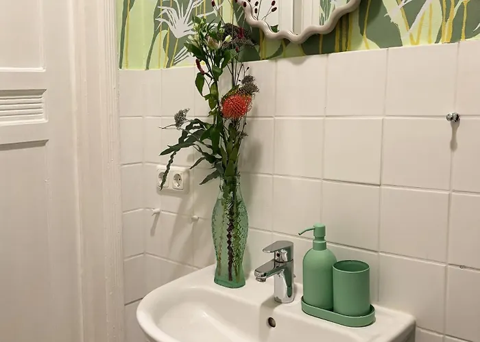 Charmante Altbauwohnung Am Park Und Messe Apartament